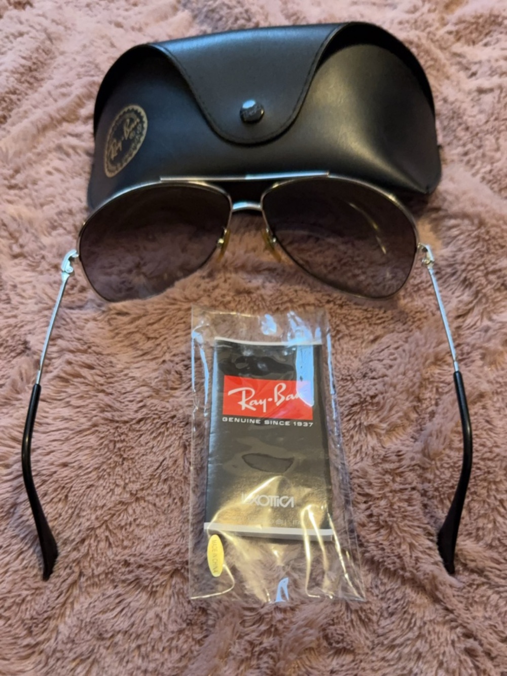 Ray-Ban Aviators - Picture 3 of 8
